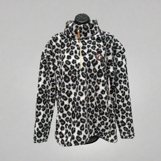 Buc-ee's Ultra Cozy Leopard Sherpa