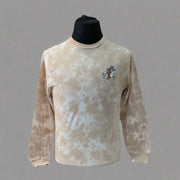 Front view of Buc-ee’s beige tie-dye long sleeve shirt with small chest logo on mannequin