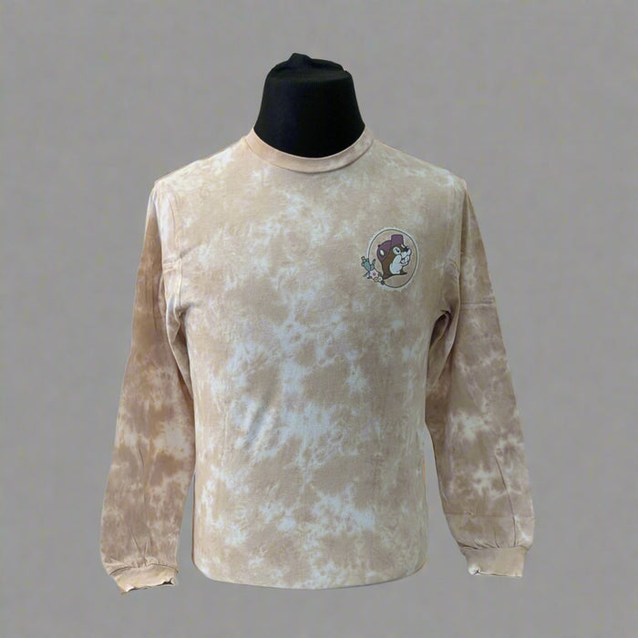 Front view of Buc-ee’s beige tie-dye long sleeve shirt with small chest logo on mannequin