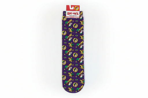 Purple Mardi Gras adult crew socks featuring repeating Buc-ee’s beaver mascot wearing jester hats, crowns, and masks in green, gold, and yellow, displayed flat with original Buc-ee’s tag attached.